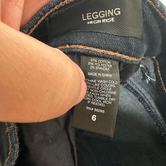 Express LEGGING
HIGH Rise Size 6 - Picture 7 of 11